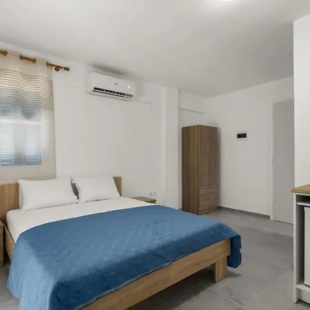 Nikolas Stoupa Appartement Leuktron