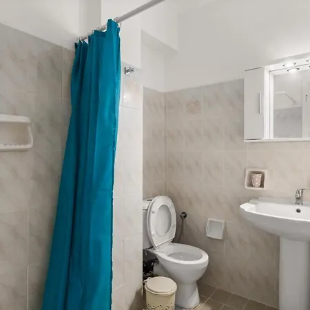 Nikolas Stoupa Apartamento *